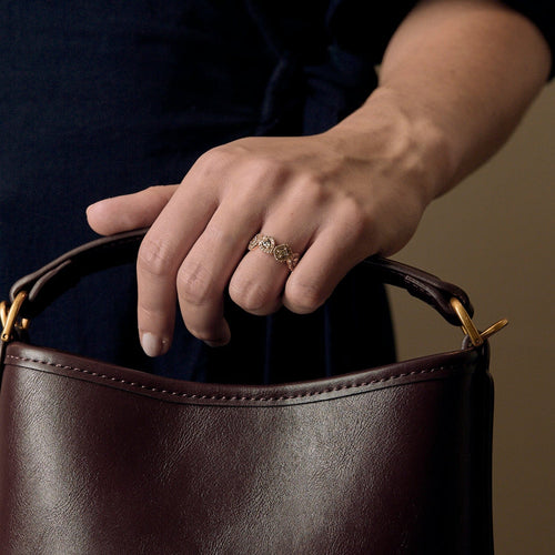 玫瑰金钻石戒指