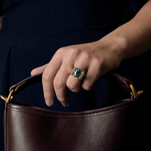 Prsten Tank z růžového a šedého zlata, diamanty a akvamarín