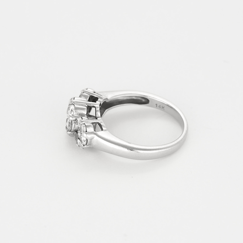 Bague 50 Bague "Fleurs" en or gris 14K et diamants 58 Facettes DV24448-4-50-2