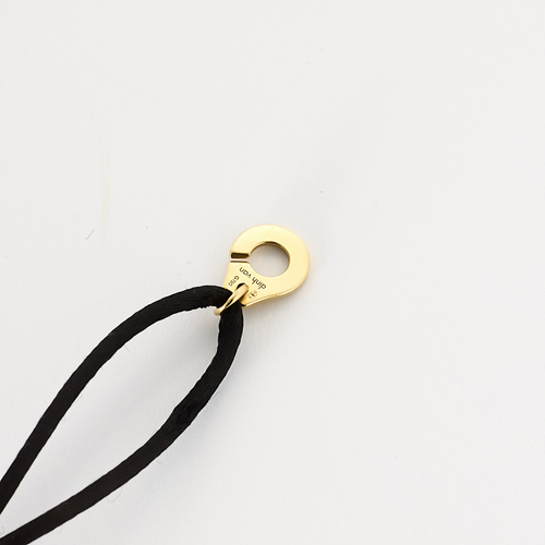 DINH VAN - Sluiting - Armband Menotte R8 in geelgoud. Zwart koord.