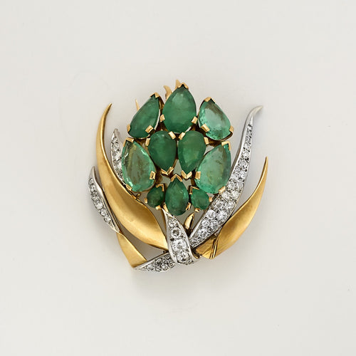 Suzanne Belperron - Rare Broche en or jaune diamants et émeraudes