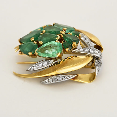 Suzanne Belperron - Rare Broche en or jaune diamants et émeraudes