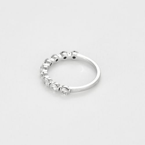 Half Wedding band in white gold and diamonds