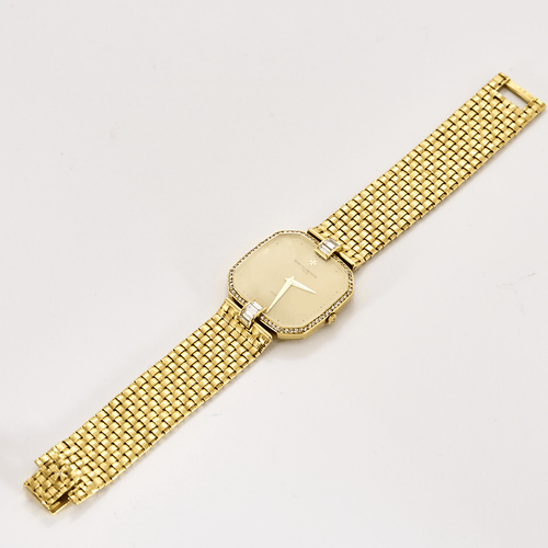 Vacheron Constantin - Yellow gold watch with a square case with cut corners and quartz movement