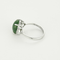 Ring aus Graugold, Jade-Jadeit und Diamanten