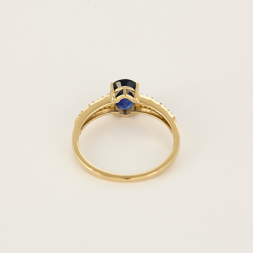 Bague Solitaire en or jaune, saphir et diamants