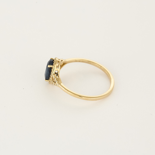 Ring Solitaire in yellow gold, sapphire and diamonds