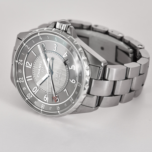 CHANEL - J12 - Chromatic - Montre en acier à boitier rond et à mouvement automatique