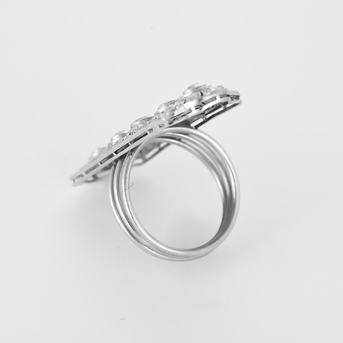 Bague de style Art déco en platine et or blanc, diamants