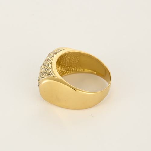 Bague de type chevalière en or jaune et diamants