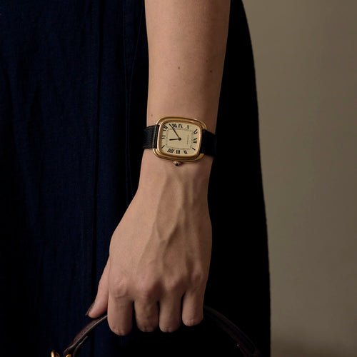 Montre CARTIER - Gondole Jumbo - Montre en or jaune à cadran tonneau et mouvement mécanique à remontage manuel 58 Facettes DV26878-3