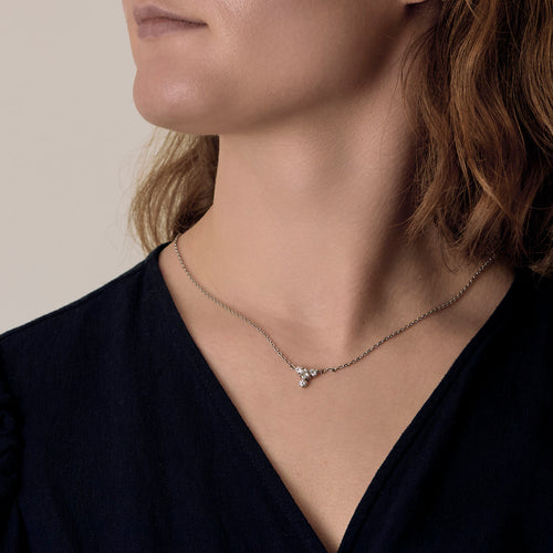 Collier en or gris et diamants