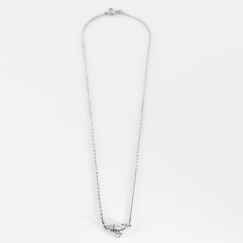 Collier en or gris et diamants