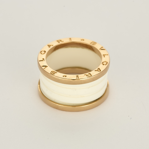 BULGARI - B Zéro - Bague en or rose et céramique blanche.