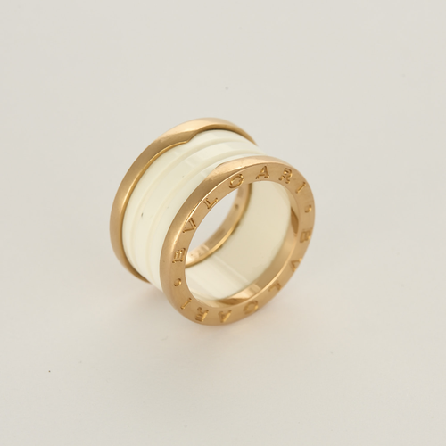 BULGARI - B Zéro - Bague en or rose et céramique blanche.