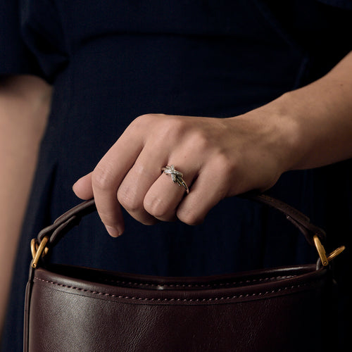 CHAUMET - Jeux de Liens - Pierścionek z białego złota i diamentów