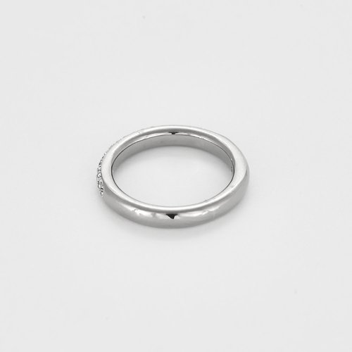 Fede nuziale in oro bianco e diamanti