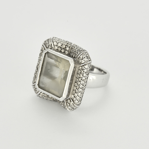Anello in oro grigio, prasiolite e diamanti