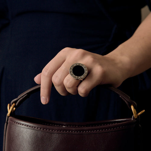 BULGARI - "Bulgari Bulgari" grande modello - Anello in oro bianco e onice