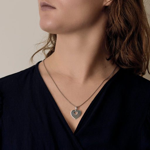 Poiray - "Secret Heart" - Pendant in white gold and diamonds
