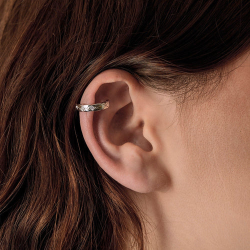 Boucles d'oreilles CHANEL - Coco Crush - Mono boucle d'oreille en or gris et diamants 58 Facettes DV27412-1