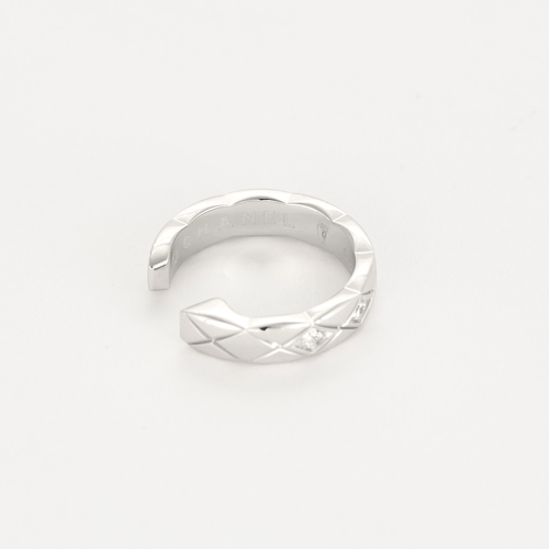 CHANEL - Coco Crush - Mono boucle d'oreille en or gris et diamants 58 Facettes DV27412-1