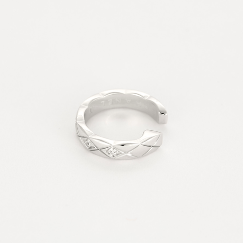 Boucles d'oreilles CHANEL - Coco Crush - Mono boucle d'oreille en or gris et diamants 58 Facettes DV27412-1