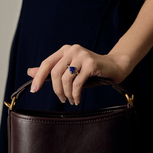 Ring i hvidguld og tanzanit