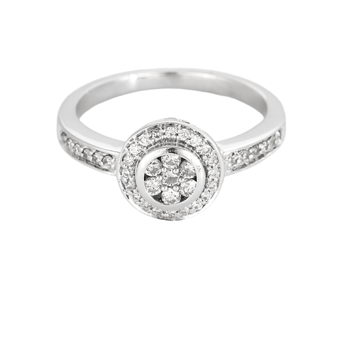 Ring i hvidguld og diamanter