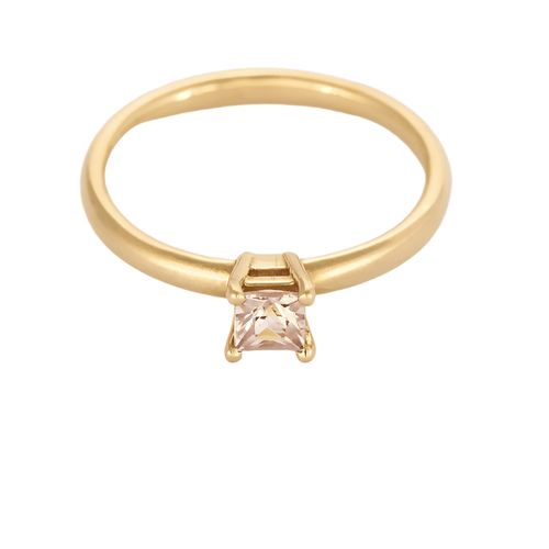 Anillo aro de oro amarillo y zafiro rosa sintético