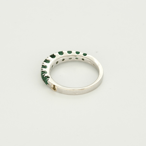 Пръстен от бяло злато с изумруди