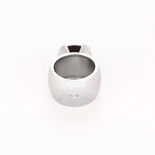Bague 45.5 Importante bague en or blanc et Grenat Pyrope 58 Facettes DV15938-11-455-2