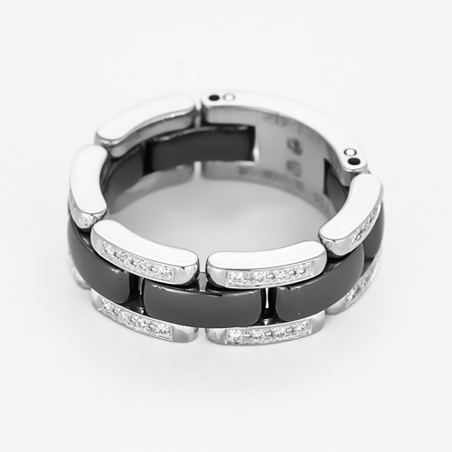 CHANEL -ULTRA - Średni Model- Pierścionek z białego złota, czarnej ceramiki i diamentów.