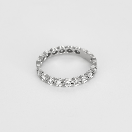 Snubní prsten americká z bílého zlata a diamantů