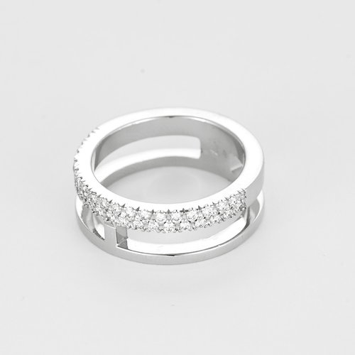 Ring aus Weißgold und Diamanten