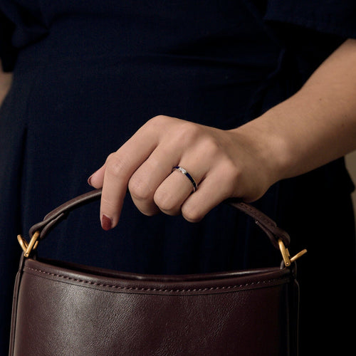 CHAUMET - 证据链接 - 结婚戒指，白金或灰金，蓝色珐琅和钻石