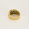Ring aus Gold, Saphiren, Smaragden und Diamanten