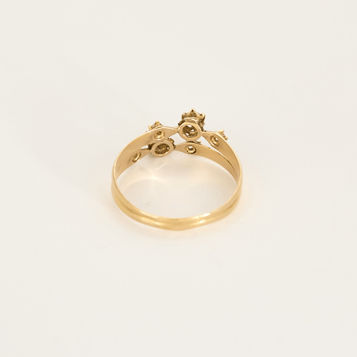 Fin ring i gult guld och diamanter