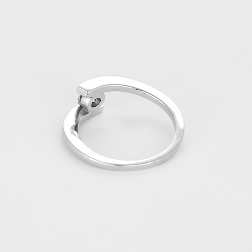 Ring i hvitt gull og diamant