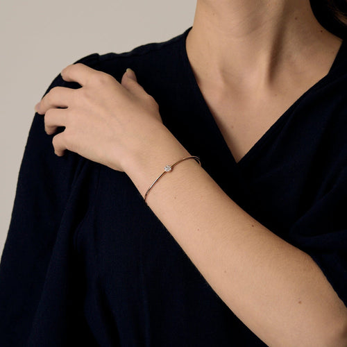 Armreif aus Gelbgold mit Blumenmuster