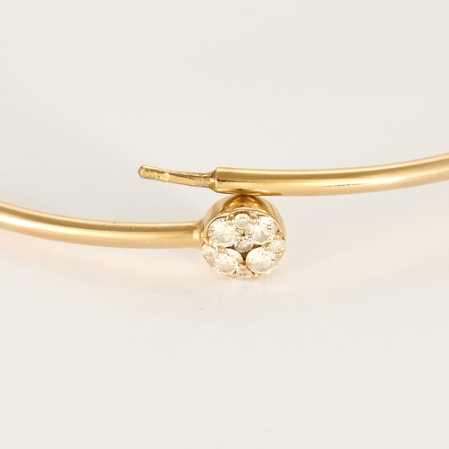 Armreif aus Gelbgold mit Blumenmuster