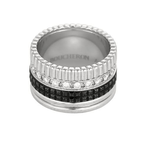 Ring Boucheron Quatre Black Edition stor modell i vitguld, diamanter och svart PVD.