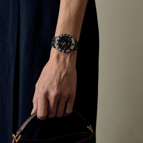 DIOR - Montre en acier, céramique noire à boitier rond et diamants à mouvement automatique