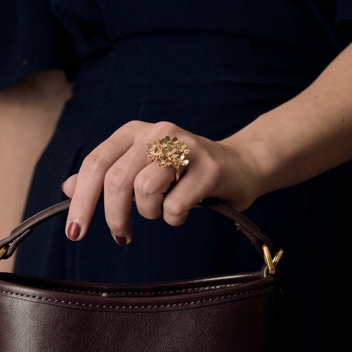 VAN CLEEF & ARPELS - "Frivole" - 黄K金与钻石戒指