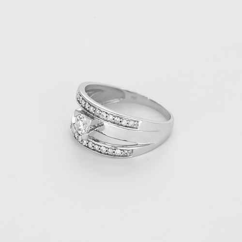 Openwork bangle ring in white gold and diamonds