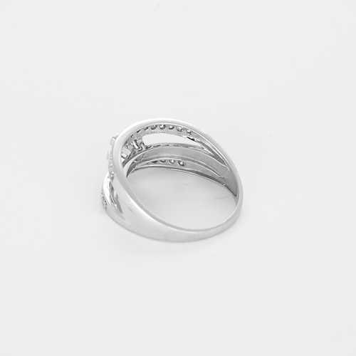 Openwork bangle ring in white gold and diamonds