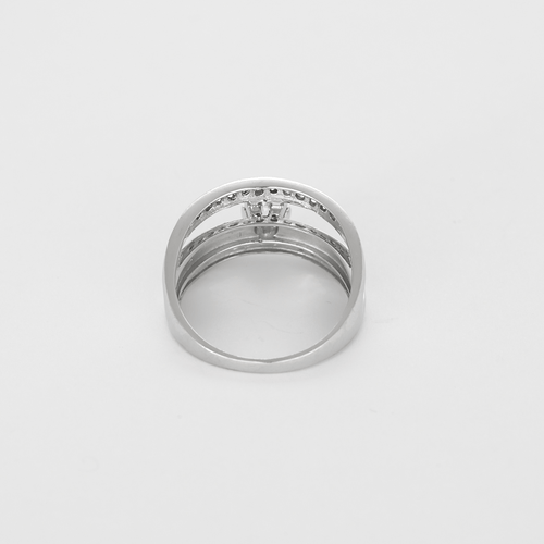 Openwork bangle ring in white gold and diamonds