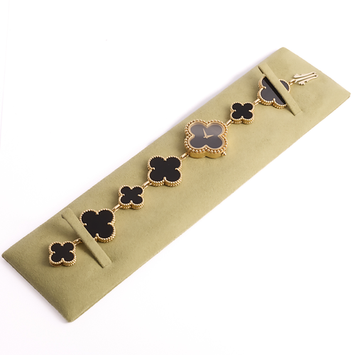 VAN CLEEF & ARPELS - Alhambra - Montre bracelet de dame en or jaune et onyx