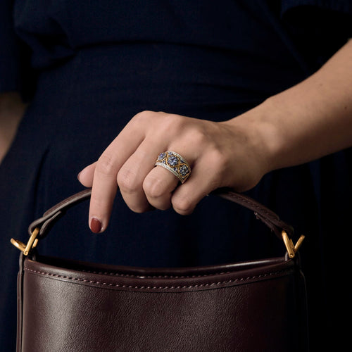 Charming ring in yellow gold and gray gold, tanzanites and diamonds