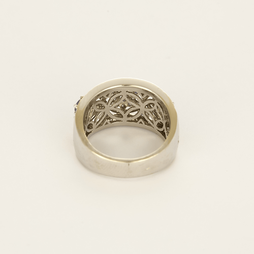 Charming ring in yellow gold and gray gold, tanzanites and diamonds